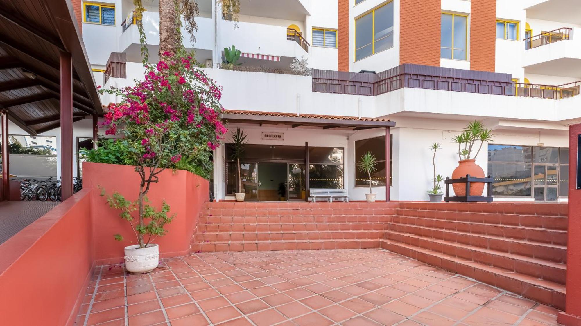 Serene Blue 1 Bdr Flat With Balcony By Lovelystay Portimão Extérieur photo