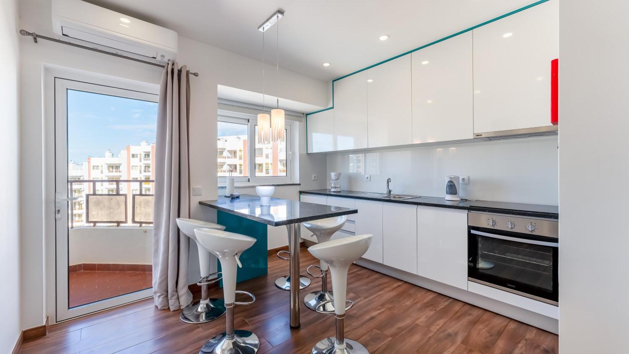 Serene Blue 1 Bdr Flat With Balcony By Lovelystay Portimão Extérieur photo